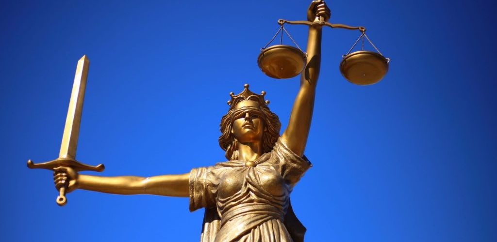 O morador punido injustamente pode contestar a penalidade na justiça