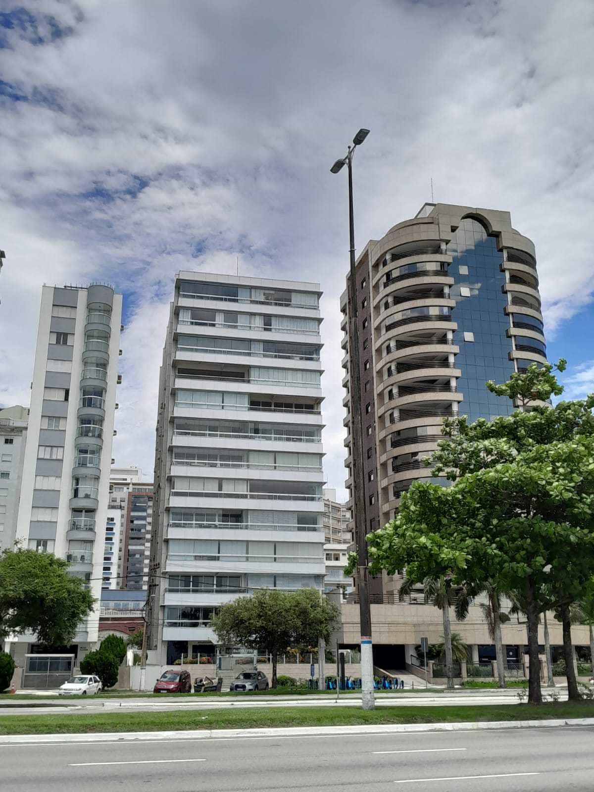 A limpeza pós-obra é um processo fundamental que exige abordagem especializada